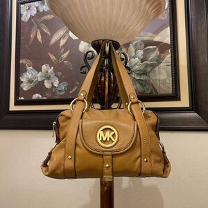 Michael Michael Kors please check all picture of condition